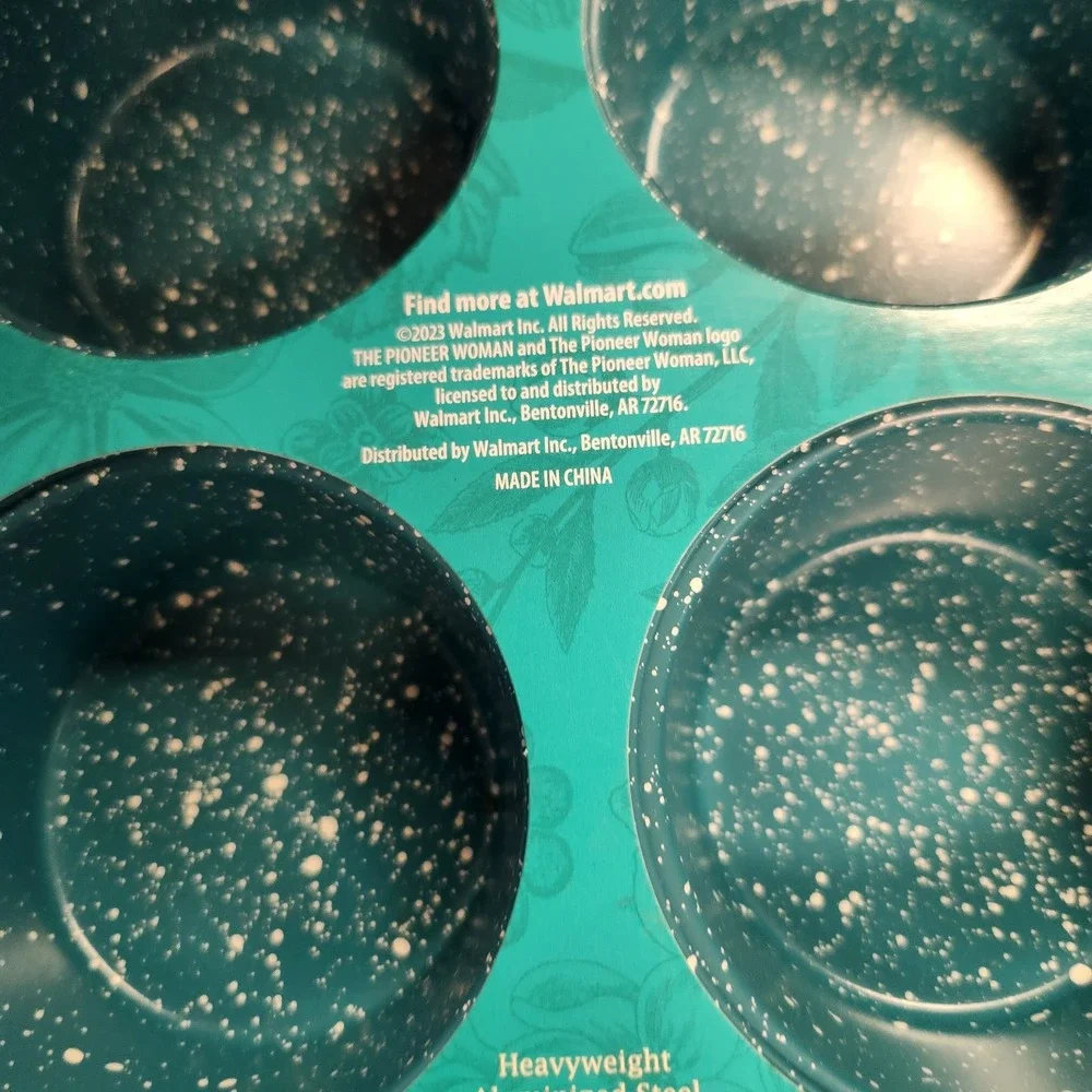 The Pioneer Woman Teal Speckle Timeless Nonstick Muffin Cupcake Pan New W/Tags